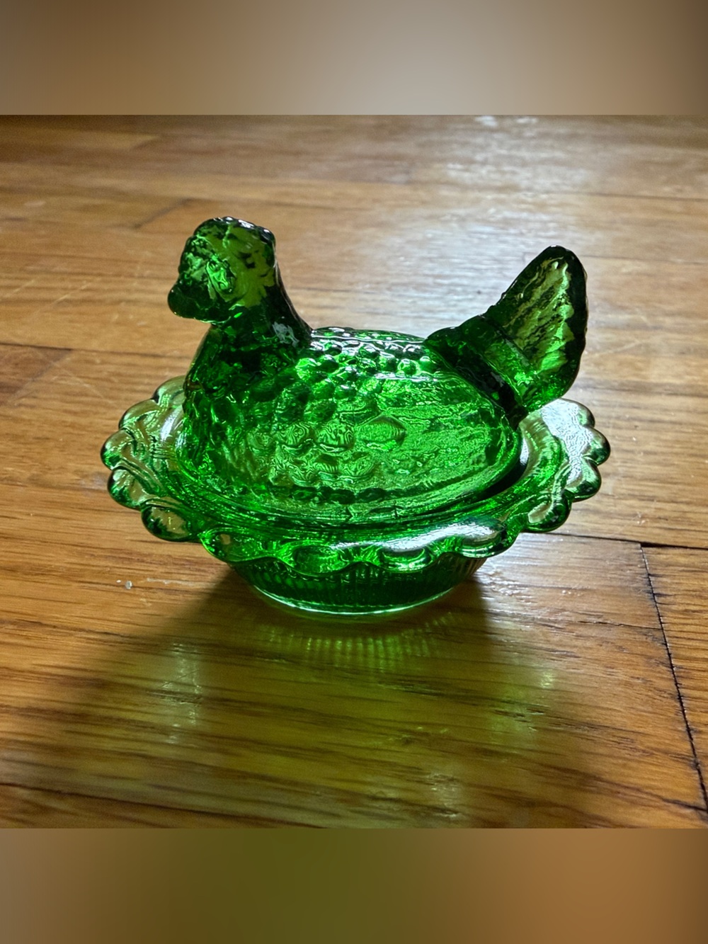 Emerald Green Mosser Mini Hen on Nest